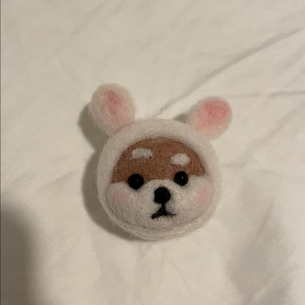 Handmade wool Shiba Inu brooch